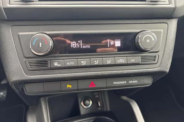 SEAT Ibiza (2017) thumbnail 23