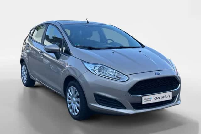 Ford Fiesta (2016) thumbnail 3