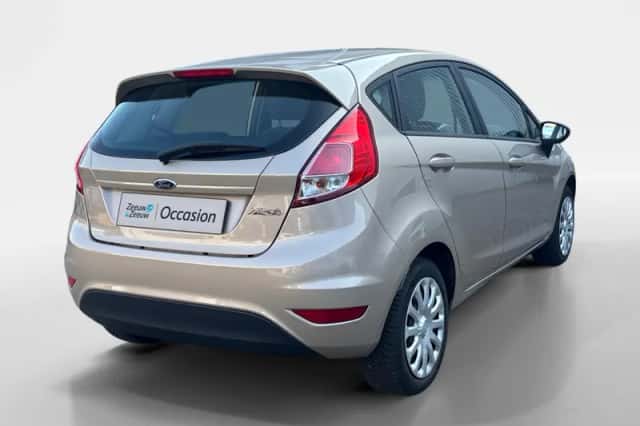 Ford Fiesta (2016) thumbnail 5