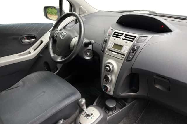Toyota Yaris (2008) thumbnail 12
