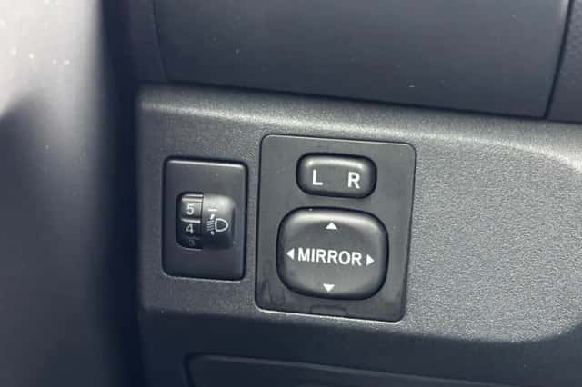 Toyota Yaris (2008) thumbnail 25