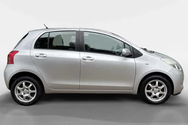 Toyota Yaris (2008) thumbnail 4