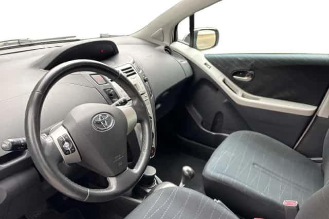 Toyota Yaris (2008) thumbnail 9