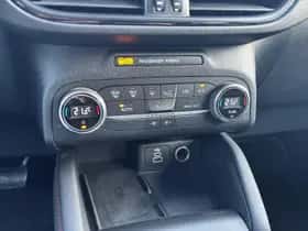 Ford Kuga (2022) thumbnail 12