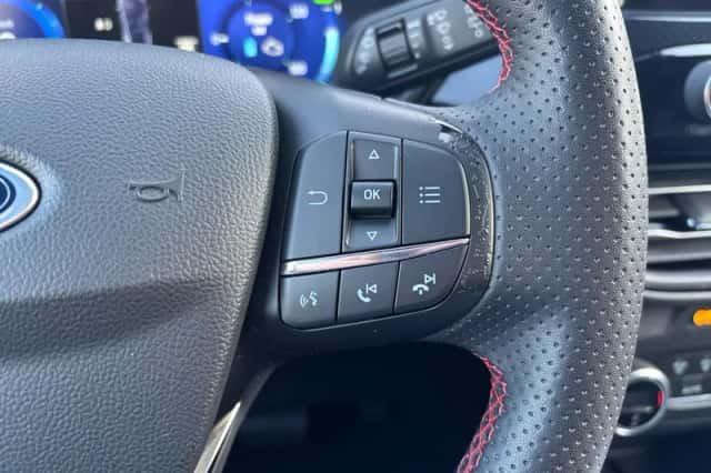 Ford Kuga (2022) thumbnail 17