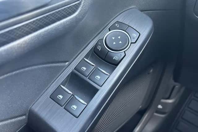 Ford Kuga (2022) thumbnail 21