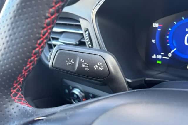 Ford Kuga (2022) thumbnail 23