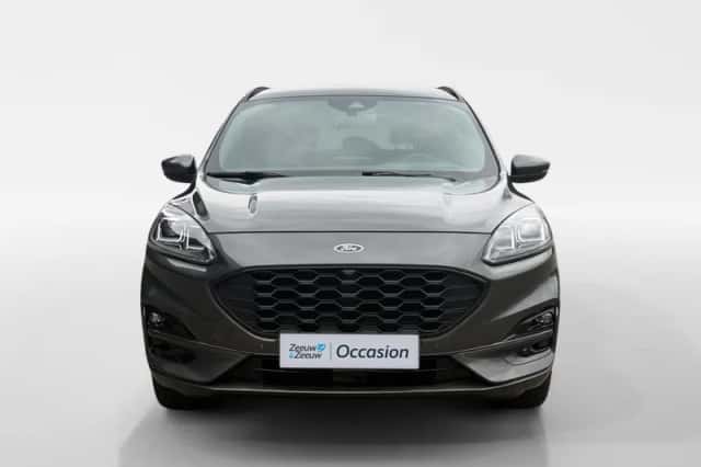 Ford Kuga (2023) thumbnail 2