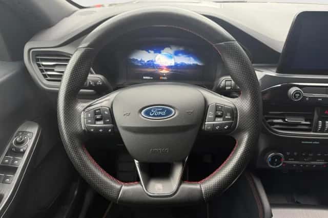 Ford Kuga (2023) thumbnail 12
