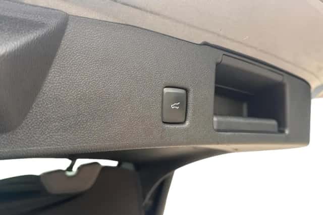 Ford Kuga (2023) thumbnail 13