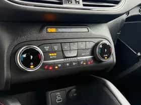 Ford Kuga (2023) thumbnail 23