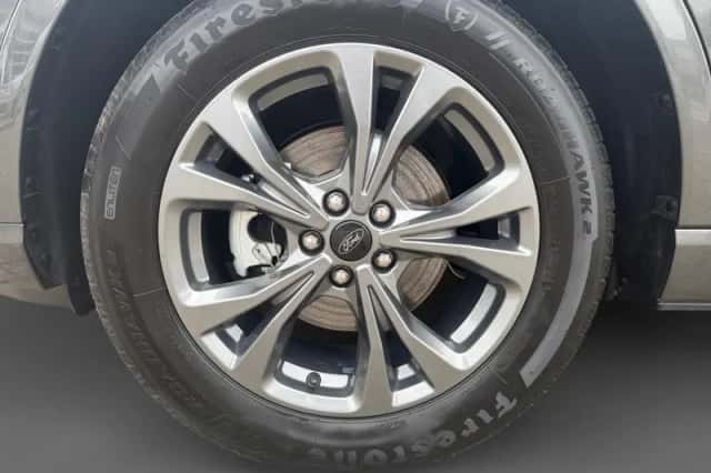 Ford Kuga (2023) thumbnail 8