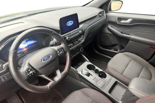 Ford Kuga (2023) thumbnail 9
