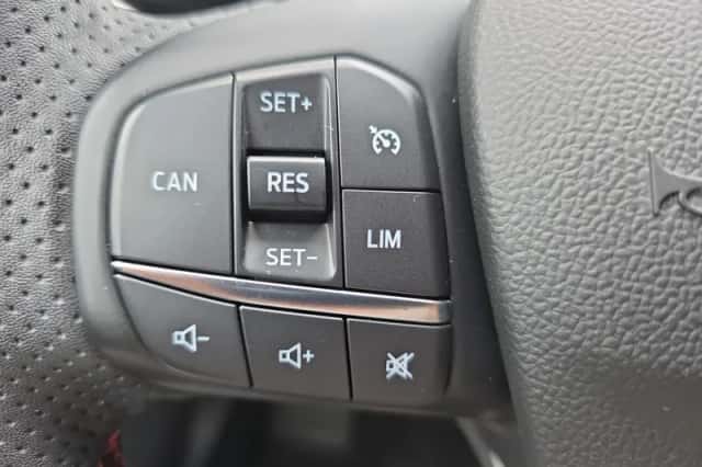 Ford Focus (2023) thumbnail 16