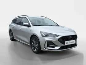 Ford Focus (2023) thumbnail 3