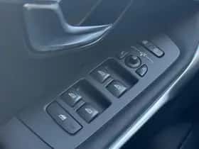 Volvo V40 (2016) thumbnail 19