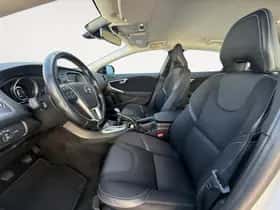 Volvo V40 (2016) thumbnail 21