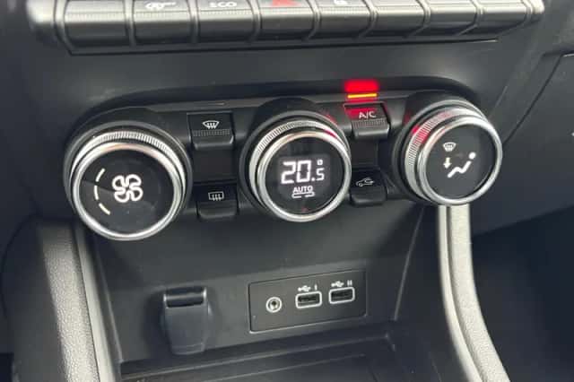 Mitsubishi ASX (2023) thumbnail 27