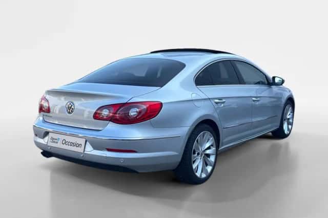 Volkswagen Passat (2010) thumbnail 5