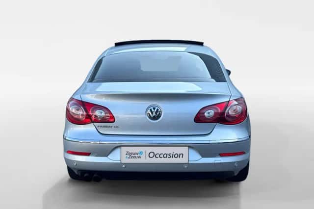 Volkswagen Passat (2010) thumbnail 6