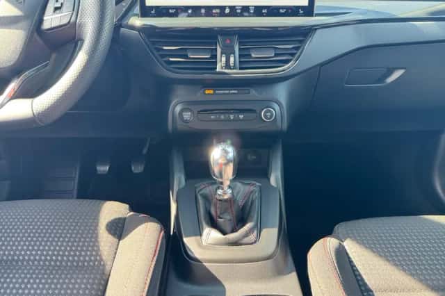 Ford Focus (2023) thumbnail 12