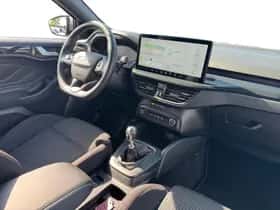 Ford Focus (2023) thumbnail 5