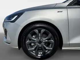 Ford Focus (2023) thumbnail 8