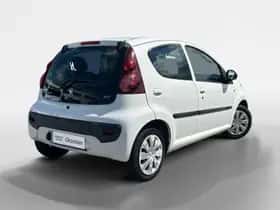 Peugeot 107 (2012) thumbnail 7
