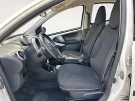 Peugeot 107 (2012) thumbnail 10
