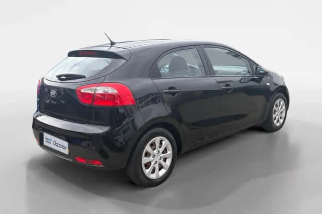 Kia Rio (2014) thumbnail 2