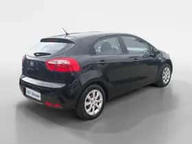 Kia Rio (2014) thumbnail 2