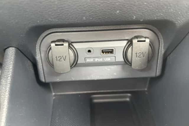 Kia Rio (2014) thumbnail 11