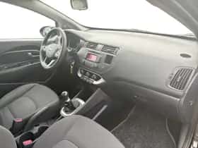Kia Rio (2014) thumbnail 15
