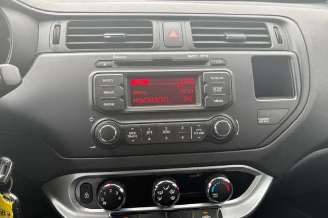 Kia Rio (2014) thumbnail 17