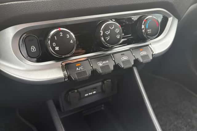 Kia Rio (2014) thumbnail 18
