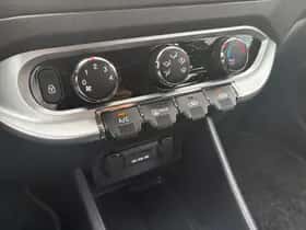 Kia Rio (2014) thumbnail 18