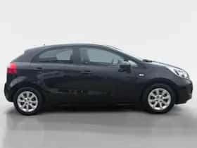 Kia Rio (2014) thumbnail 3