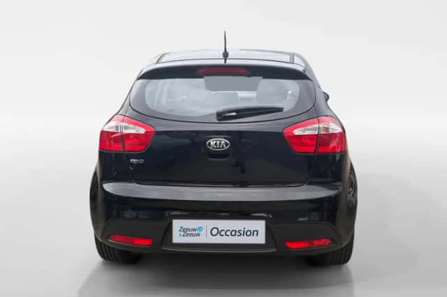 Kia Rio (2014) thumbnail 5