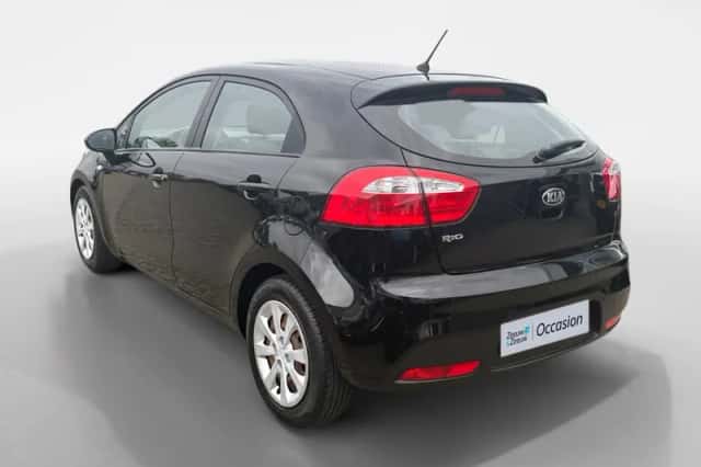 Kia Rio (2014) thumbnail 7