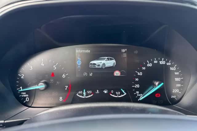 Ford Focus (2023) thumbnail 12