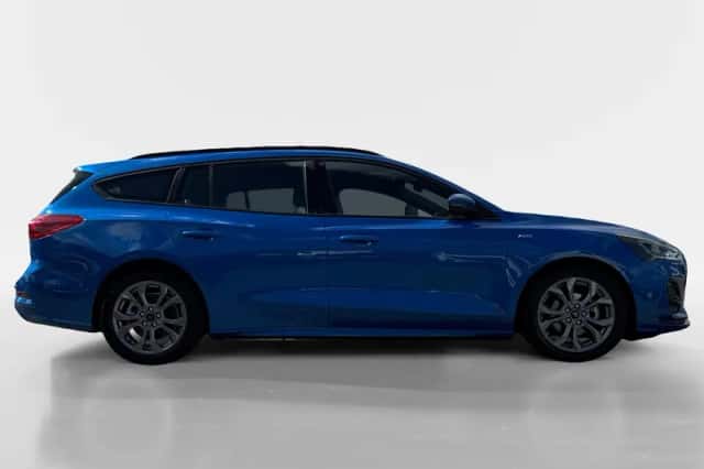 Ford Focus (2023) thumbnail 4