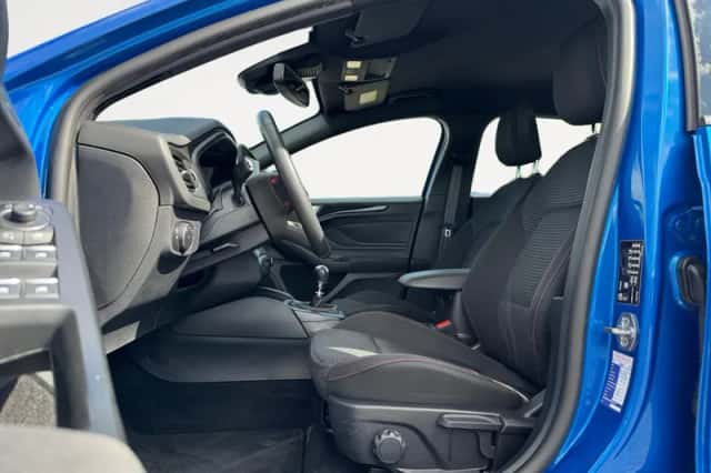 Ford Focus (2023) thumbnail 7
