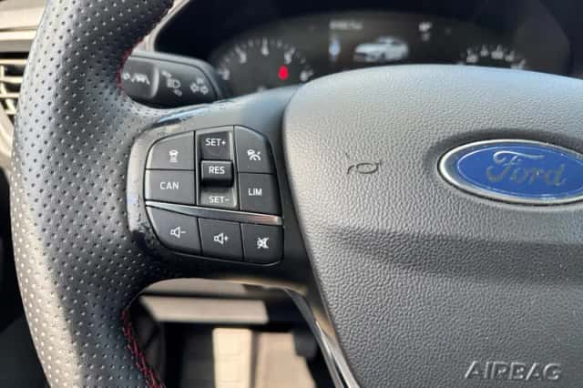 Ford Focus (2023) thumbnail 10