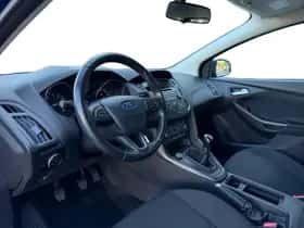 Ford Focus (2018) thumbnail 16