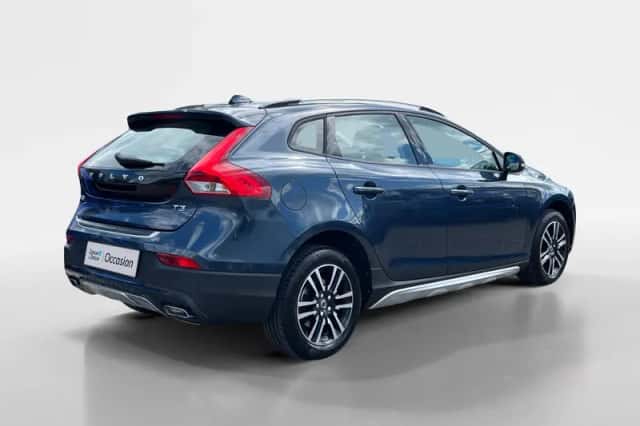 Volvo V40 (2017) thumbnail 2