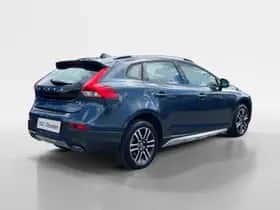 Volvo V40 (2017) thumbnail 2