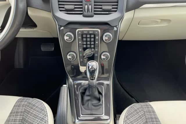 Volvo V40 (2017) thumbnail 11