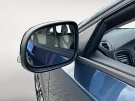 Volvo V40 (2017) thumbnail 14