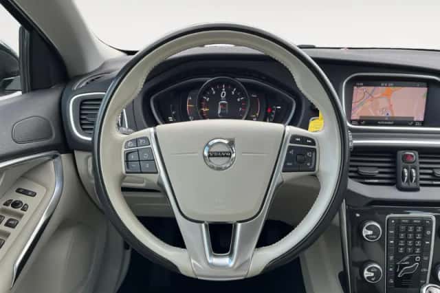 Volvo V40 (2017) thumbnail 18