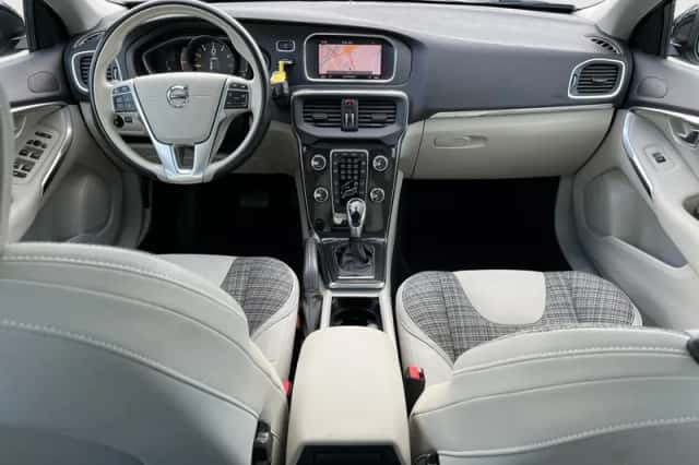 Volvo V40 (2017) thumbnail 22